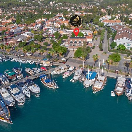 Hotel Marina Bay Goecek Екстериор снимка