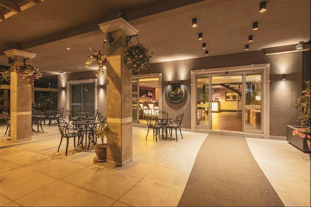 Hotel Marina Bay Goecek Екстериор снимка