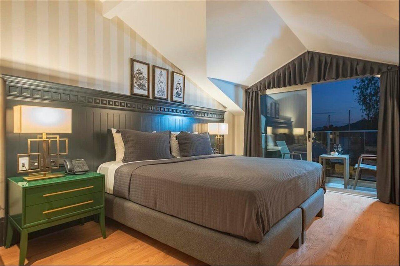 Hotel Marina Bay Goecek Екстериор снимка