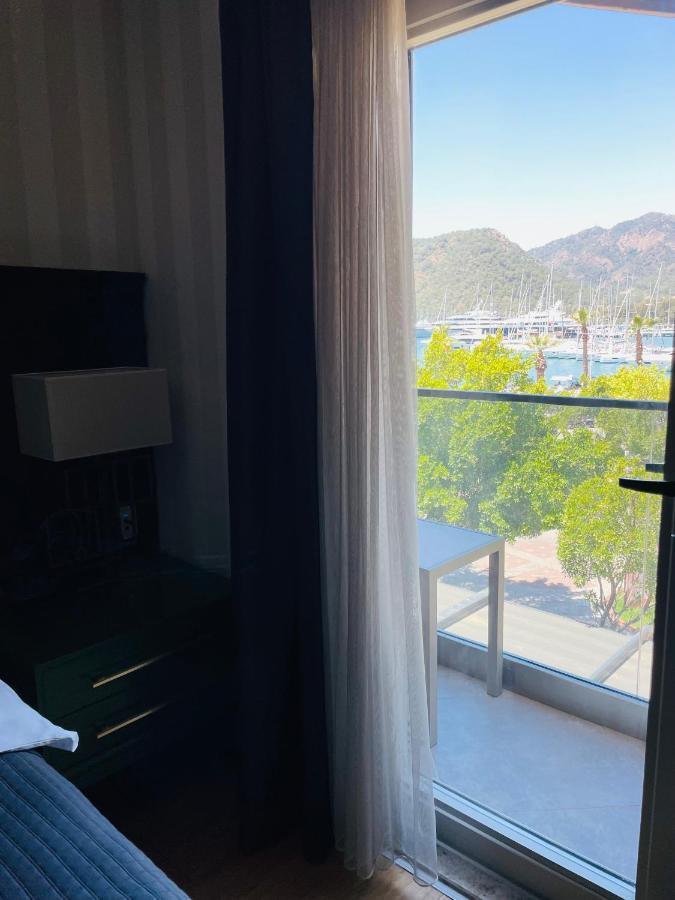 Hotel Marina Bay Goecek Екстериор снимка