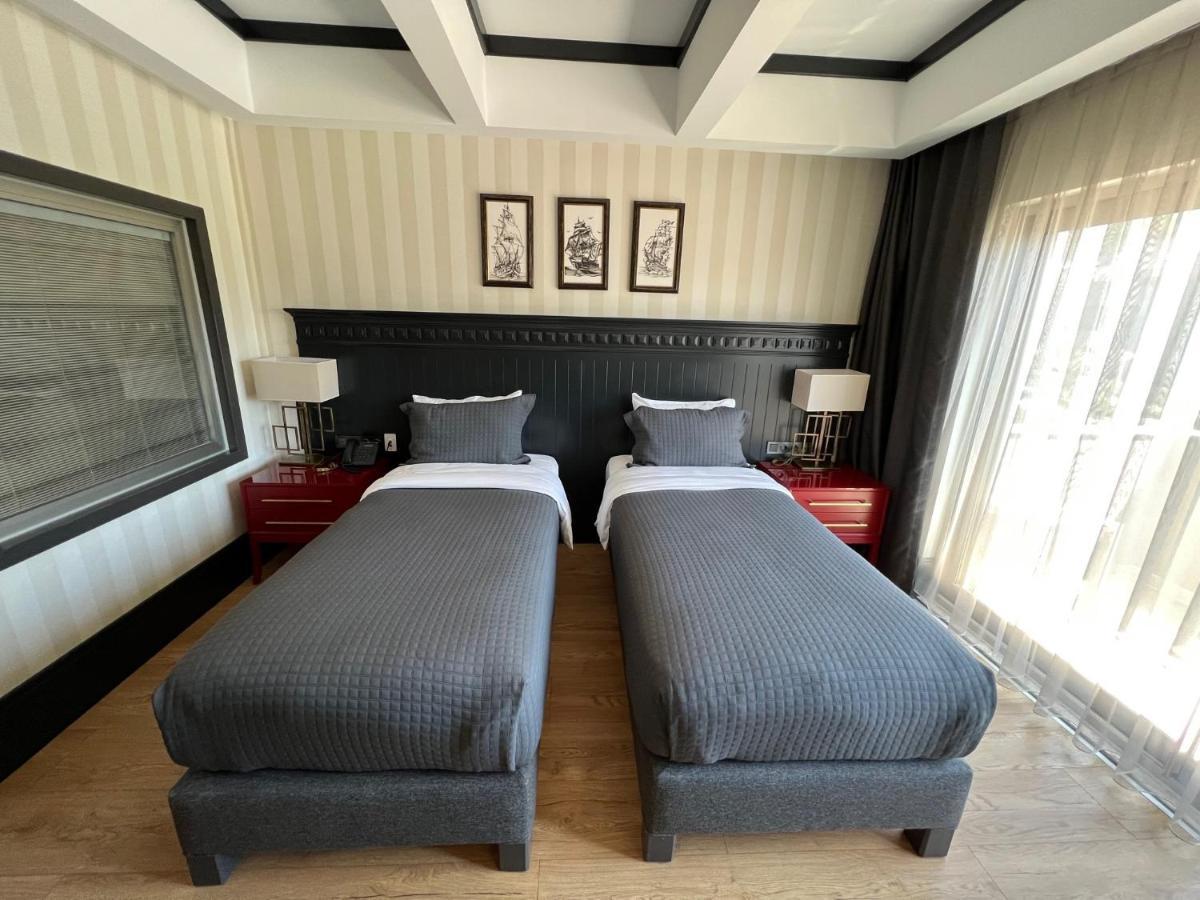 Hotel Marina Bay Goecek Екстериор снимка
