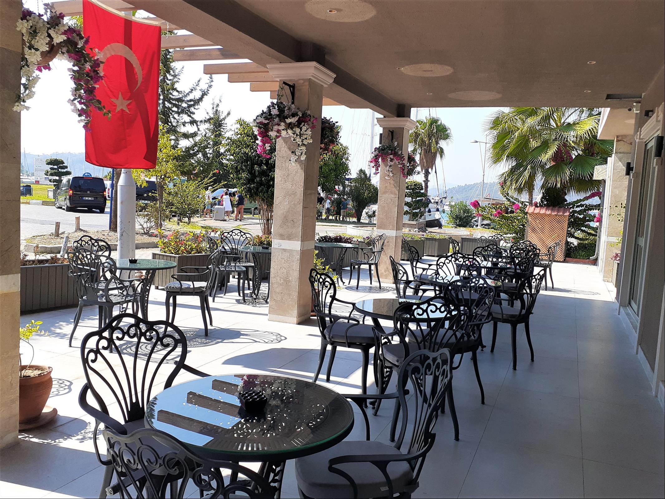 Hotel Marina Bay Goecek Екстериор снимка