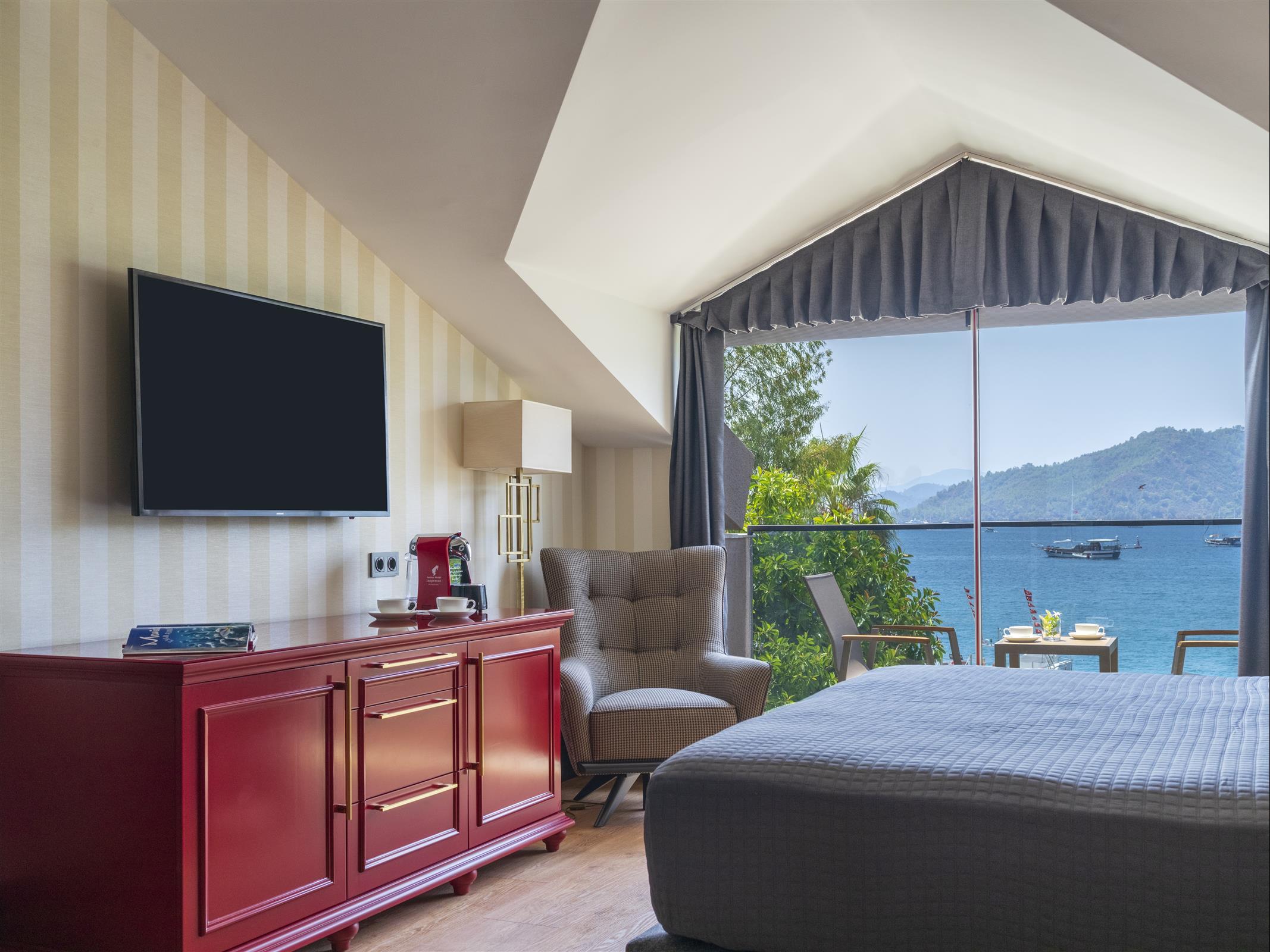 Hotel Marina Bay Goecek Екстериор снимка