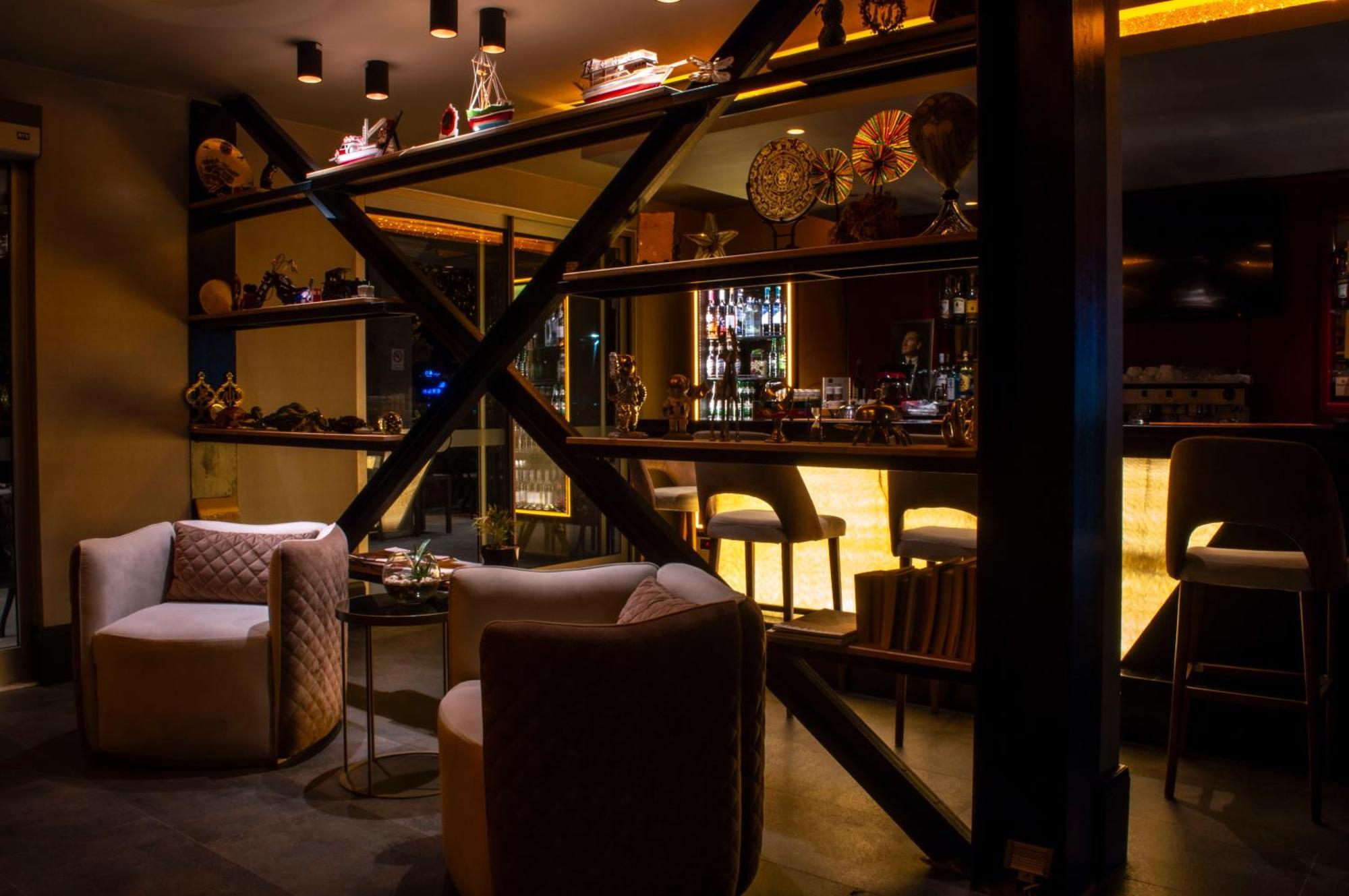 Hotel Marina Bay Goecek Екстериор снимка