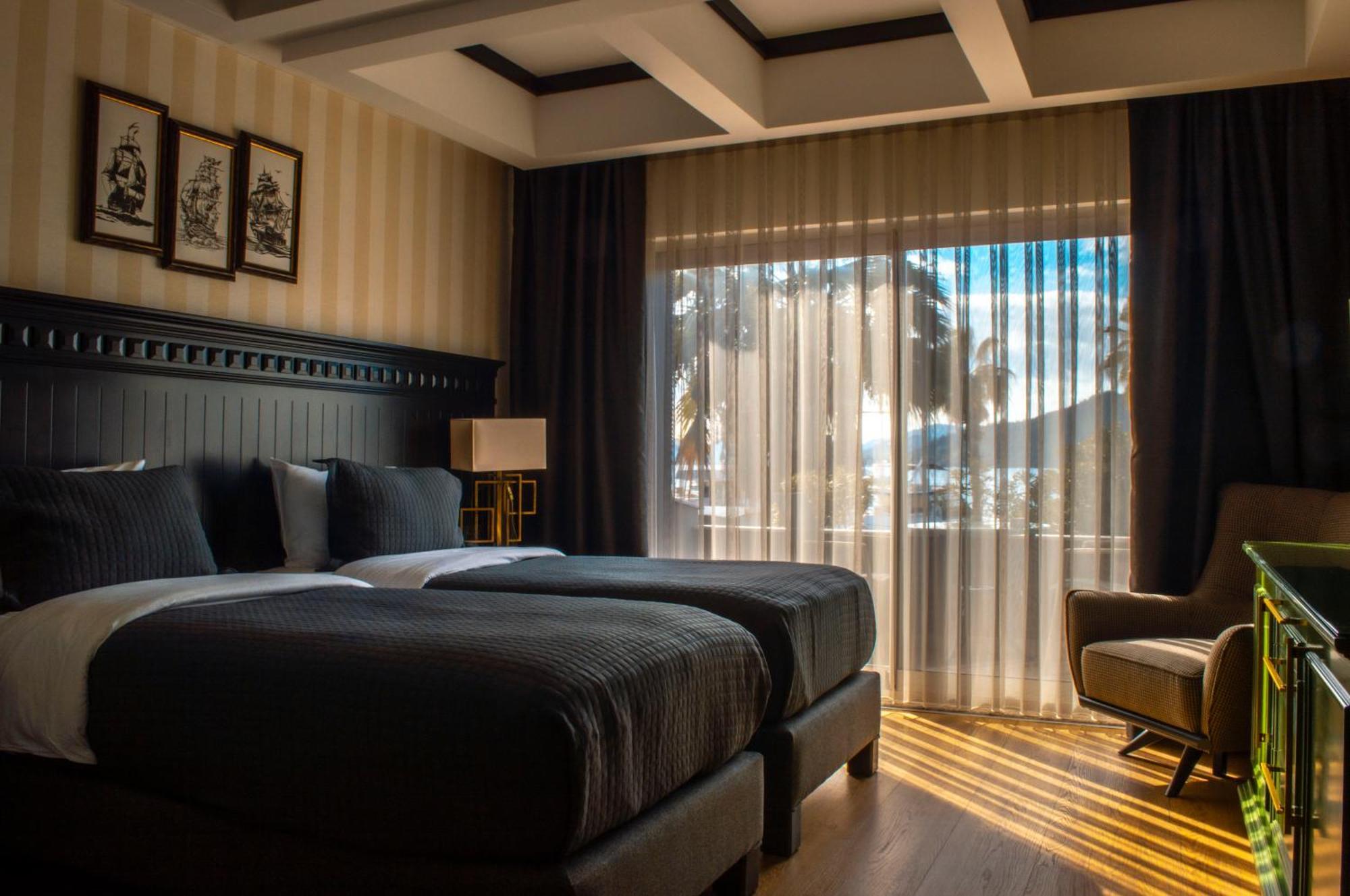Hotel Marina Bay Goecek Екстериор снимка