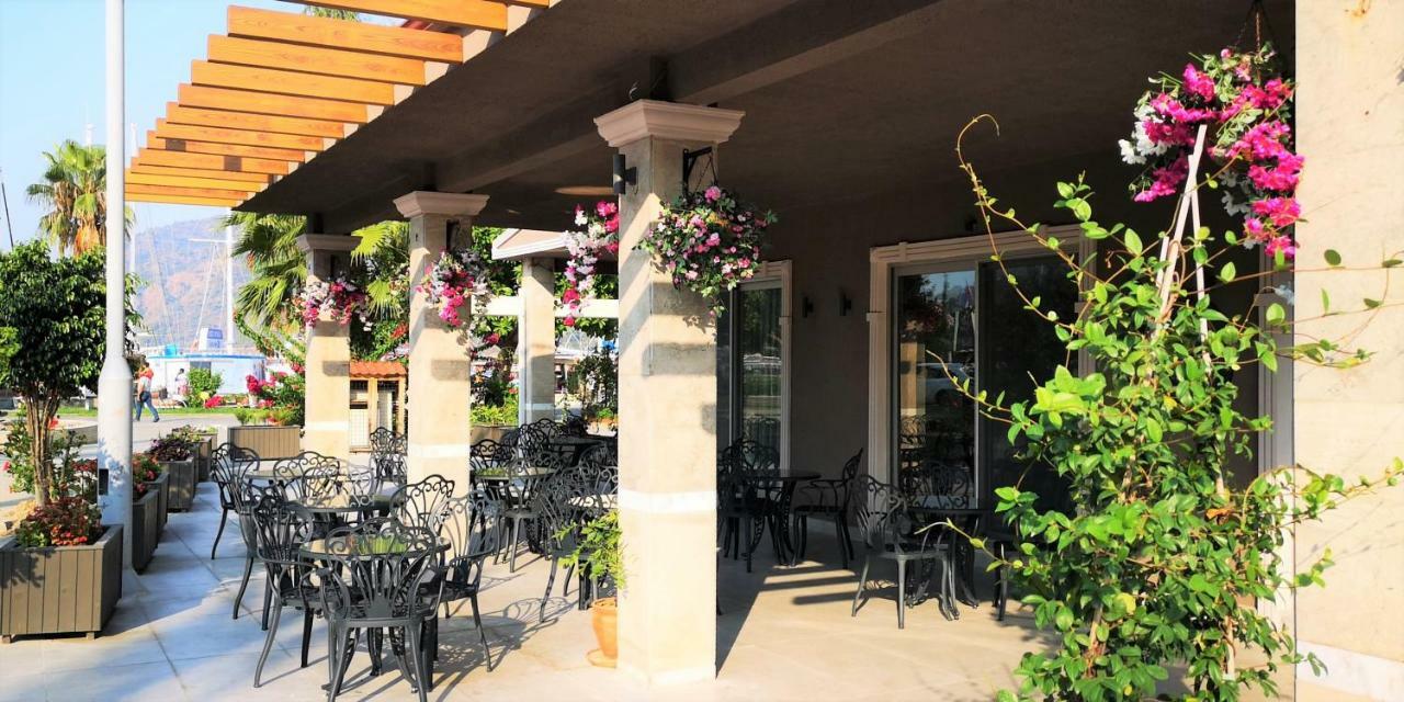 Hotel Marina Bay Goecek Екстериор снимка
