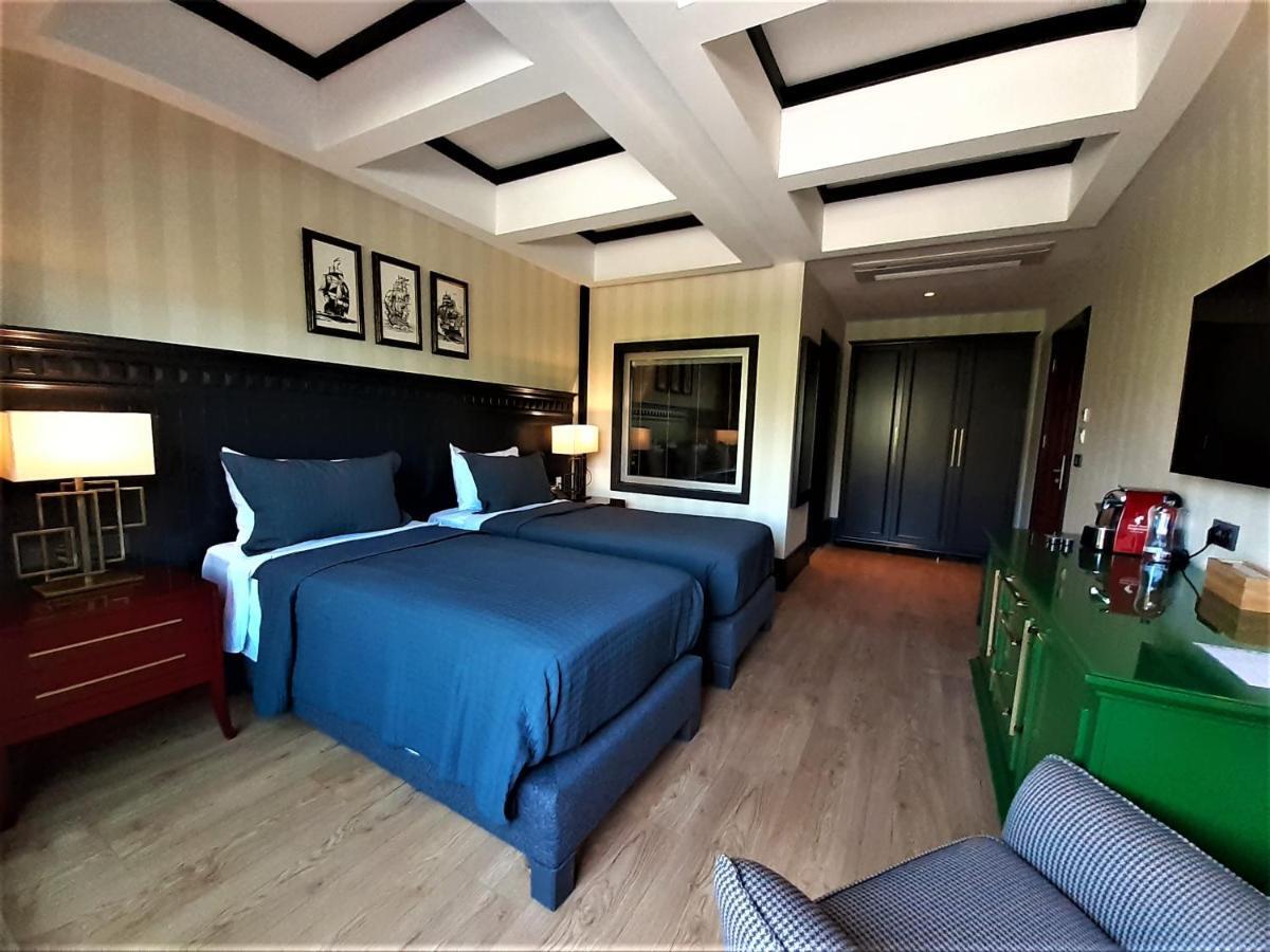 Hotel Marina Bay Goecek Екстериор снимка
