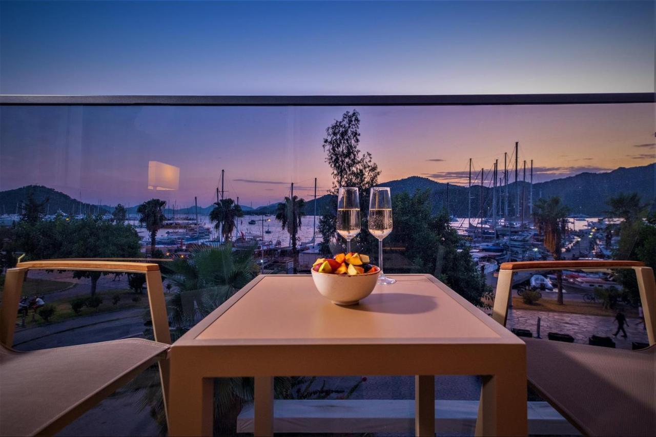 Hotel Marina Bay Goecek Екстериор снимка