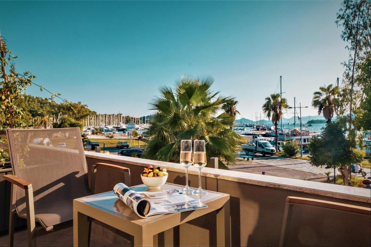 Hotel Marina Bay Goecek Екстериор снимка