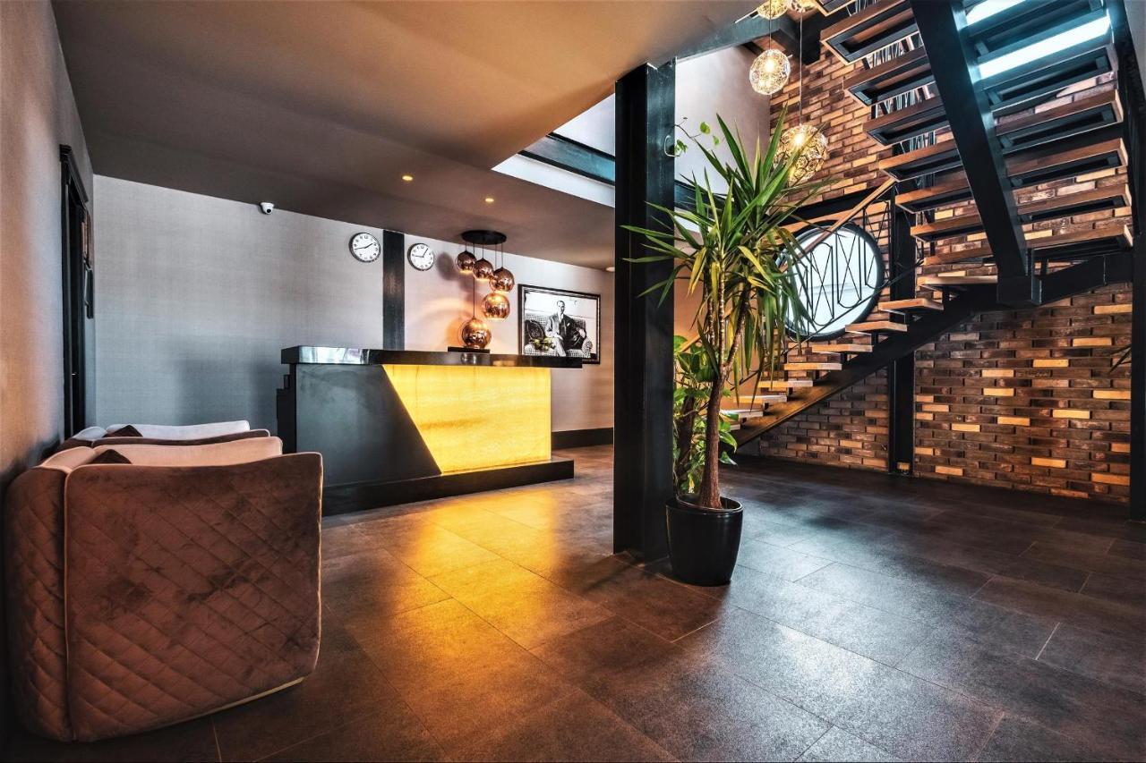 Hotel Marina Bay Goecek Екстериор снимка